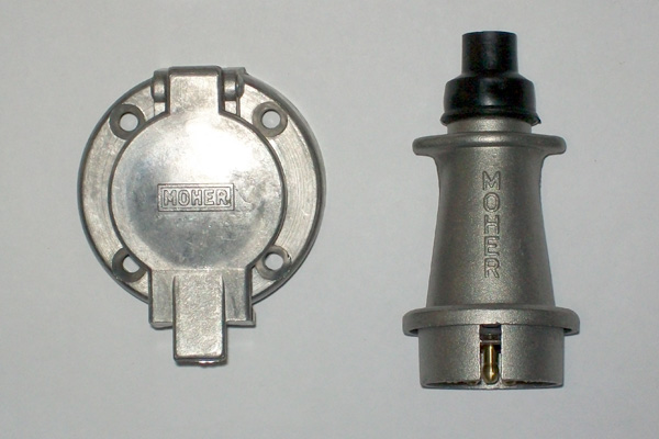 5758 - ENCHUFE COMPLETO 7 VIAS ALUMINIO 4A TIPO TRILER